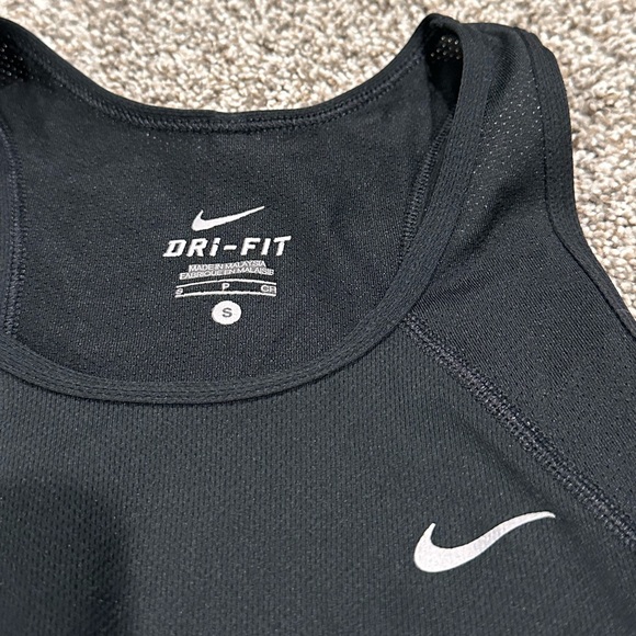 Women’s Nike Tank - Picture 3 of 3